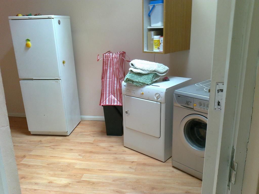Oyo Guest House Ellipse Whetstone ภายนอก รูปภาพ