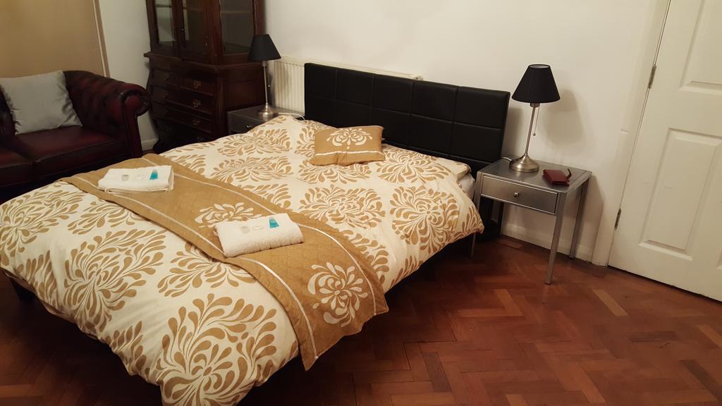Oyo Guest House Ellipse Whetstone ห้อง รูปภาพ