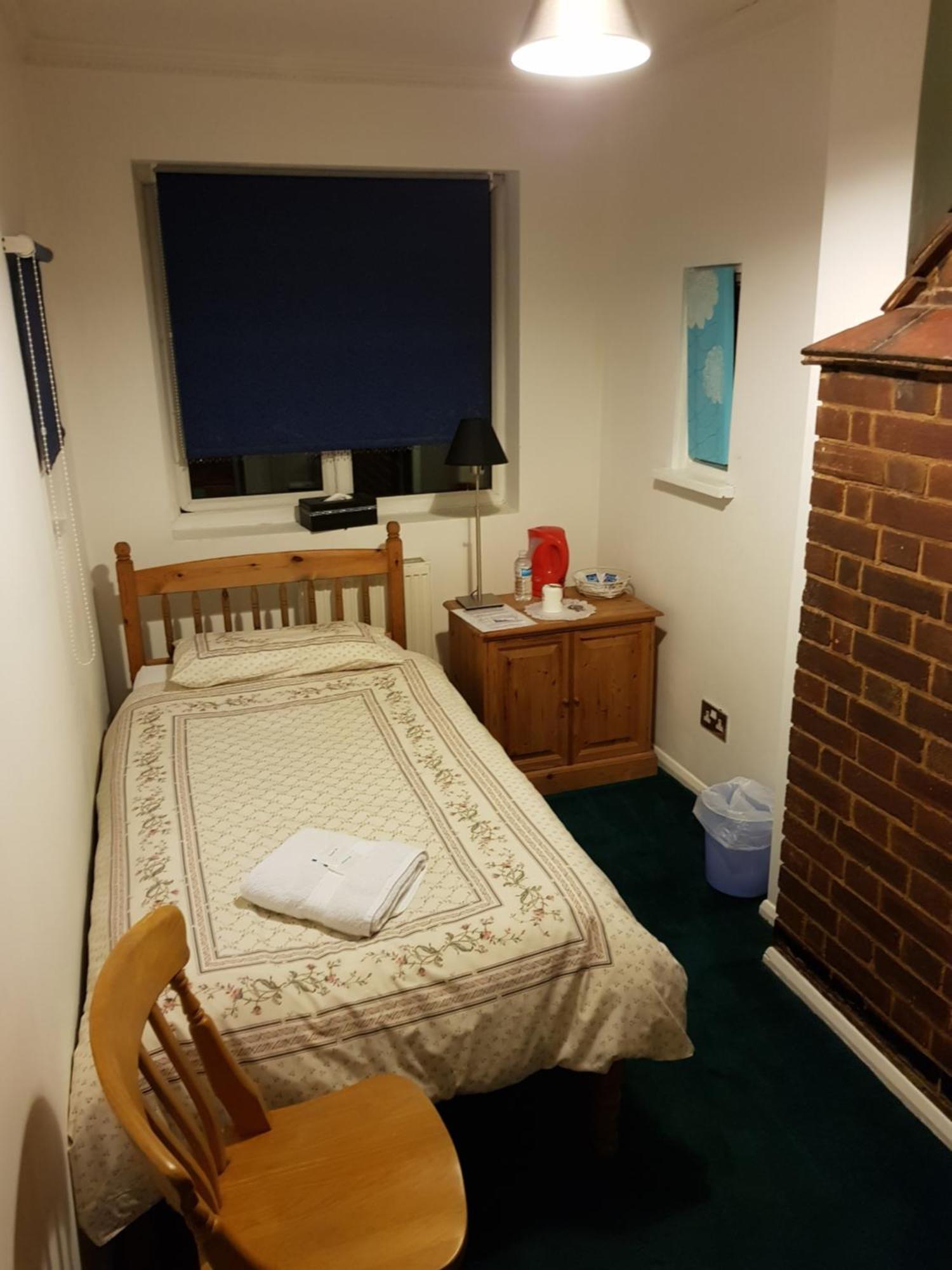 Oyo Guest House Ellipse Whetstone ภายนอก รูปภาพ