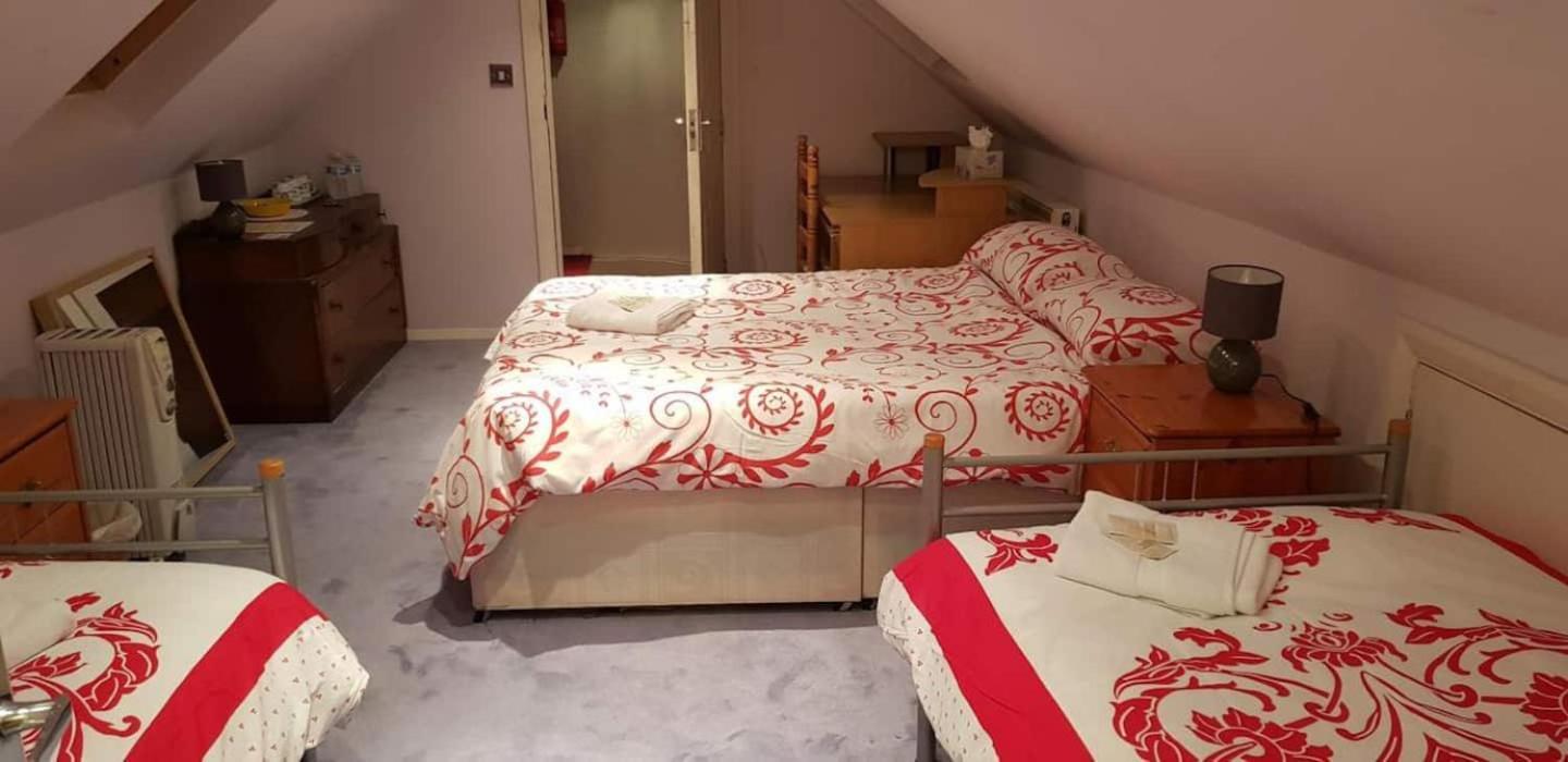 Oyo Guest House Ellipse Whetstone ภายนอก รูปภาพ